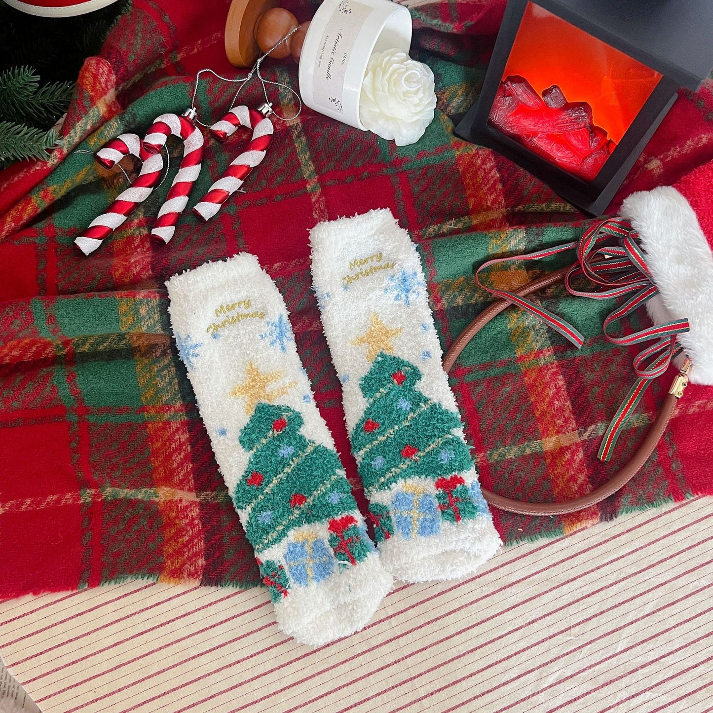 Christmas Lint-free Cute Coral Fleece Thermal Middle Tube Women's Socks